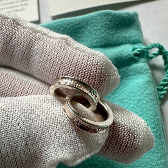 Tiffany & Co Interlocking circle necklace - Picture 10 of 11